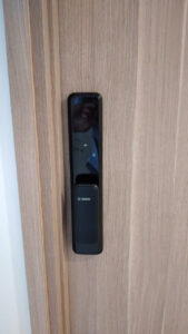 Khóa cửa vân tay Bosch EL600F EU App Wifi Face ID