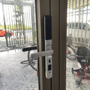 99% lắp sai khoá điện tử cửa nhôm Xingfa gây mất an toàn Khóa điện tử cửa nhôm 1 GIOVANI GSL – K276S