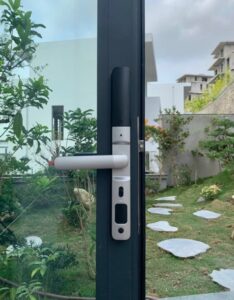 Khoá từ cửa nhôm Xingfa nâng tầm an ninh chỉ trong 1 chạm Khóa điện tử cửa nhôm GIOVANI GSL – K511S