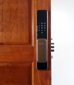 Khóa cửa vân tay Bosch EL600F EU App Wifi Face ID