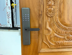 Khóa cửa vân tay Bosch ID40 EU App Wifi