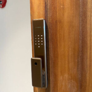 Khóa điện tử tự động Bosch FU750 EU App Wifi