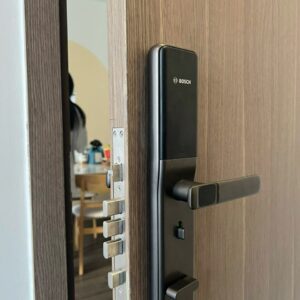 Khóa vân tay cửa gỗ tay gạt Bosch ID30 EU App Wifi