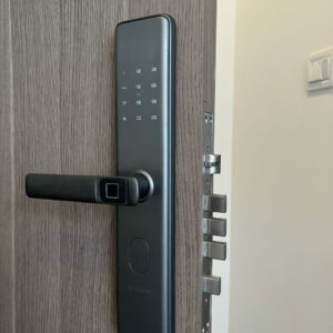 Khóa vân tay cửa gỗ tay gạt Bosch ID30 EU App Wifi