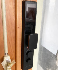 Khóa điện tử cửa gỗ Hubert HB CGI5 EU