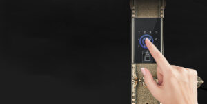 khoa van tay tan co dien 1