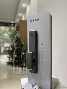 Hình ảnh toàn thân khóa Bosch EL500 EU