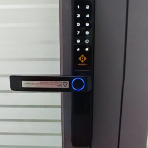 Khoa cua dien tu Hubert HB CN39 BLACK.2