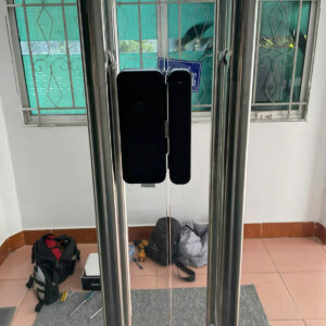 Khóa điện tử cửa kính Hubert HB CK68