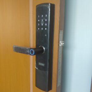 khoa dien tu cua go giovani GSL U801B 7