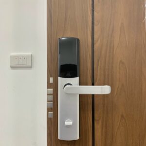 khoa dien tu cua go giovani GSL U801S mat sau