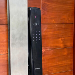 Khóa cửa vân tay tự động Bosch EL800VF EU Face ID Khóa cửa vân tay tự động Bosch EL800VF EU Face ID