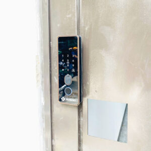 Khoá điện tử Hubert HB CC79 TITAN có Remote khoa van tay chong nuoc hubert hb cc79 titan