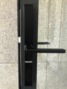 Lắp đặt khóa điện tử Philips quận Tân Phú (Hồ Chí Minh)