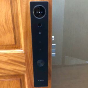 Hình ảnh thực tế của Khóa cửa vân tay Bosch FU30 PLUS