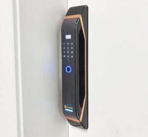 Cửa vân tay mất điện có mở được không? Cách mở khóa an toàn Khóa điện tử cửa gỗ Hubert HB CG68