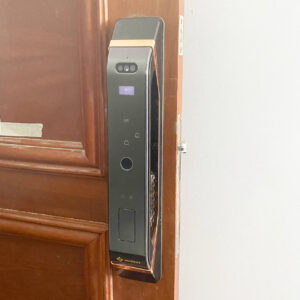 Khóa điện tử cửa gỗ Hubert HB CG68VF