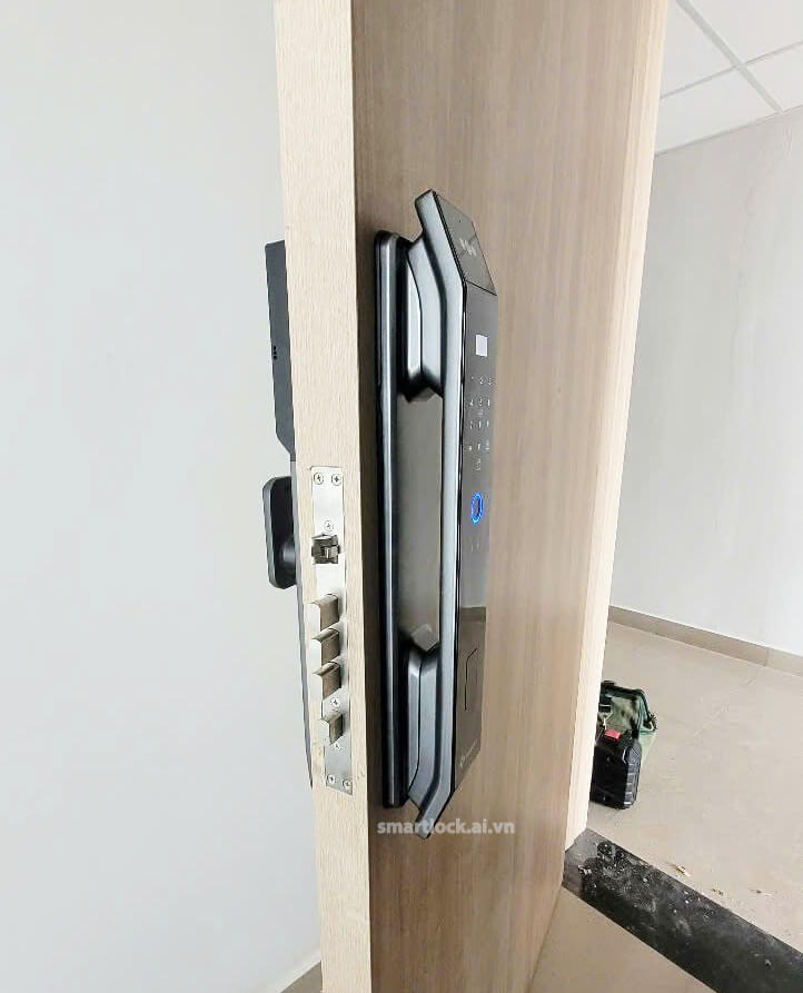 Khóa cửa gỗ chống trộm chính hãng, báo giá, lắp đặt uy tín Dịch vụ, thợ lắp khoá Khóa điện tử cửa gỗ Hubert HB CG25F