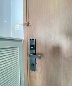 Khóa điện tử cửa gỗ DEMAX EL680 CNC Hình ảnh thực tế