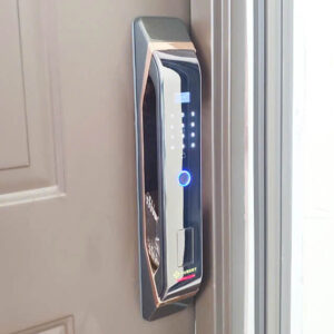 Khóa điện tử cửa gỗ Hubert HB CG68