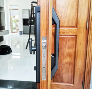 Khóa điện tử cửa gỗ Hubert HB CG64F Black Khóa điện tử Hubert HB CG64F Black