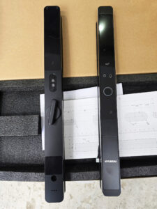 Cửa nhôm lắp khóa cửa loại nào