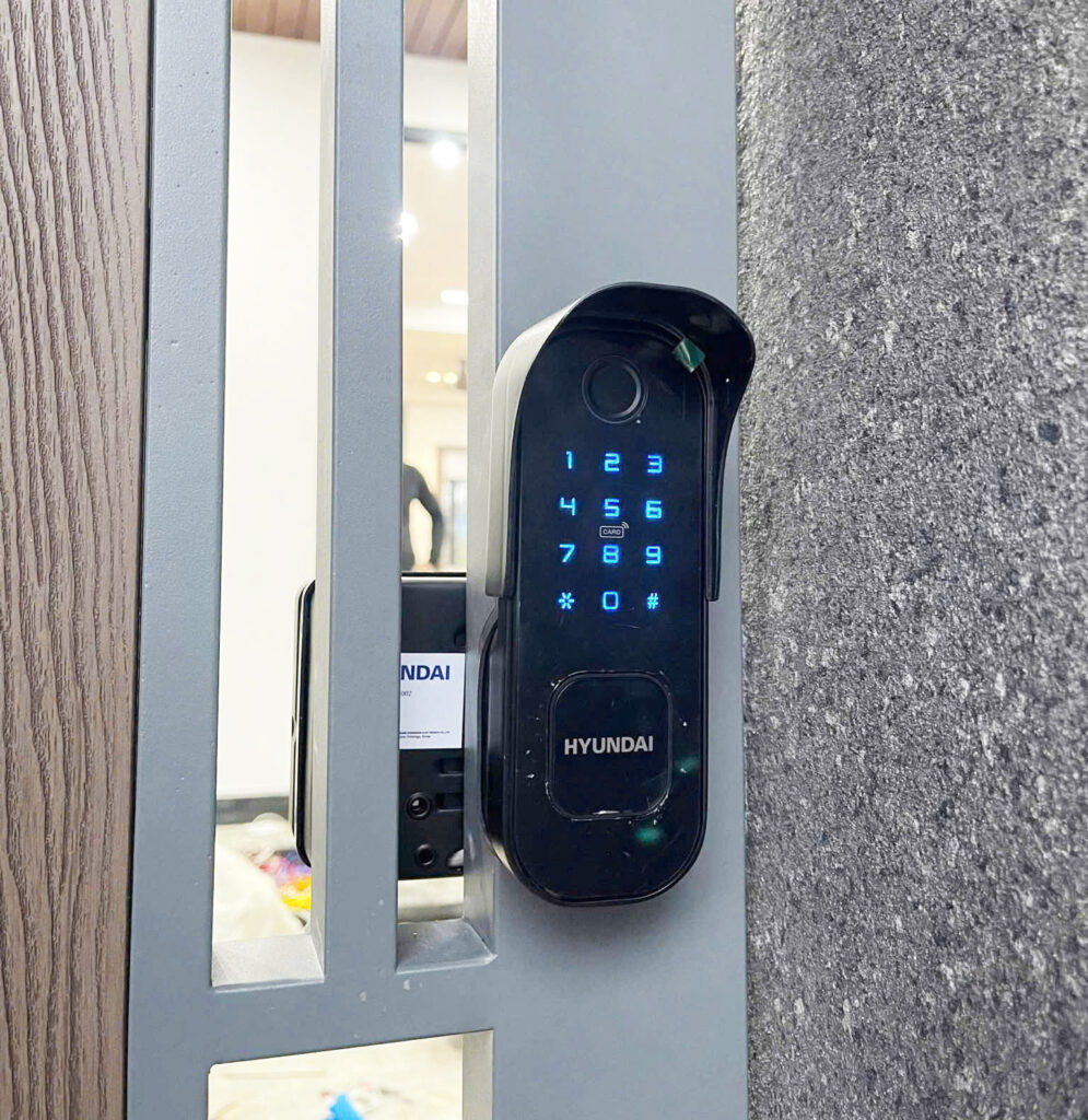 Mua bán Lắp đặt khóa cửa vân tay điện tử Quy Nhơn Uy Tín Khóa vân tay cửa cổng Hyundai HY-SLS002