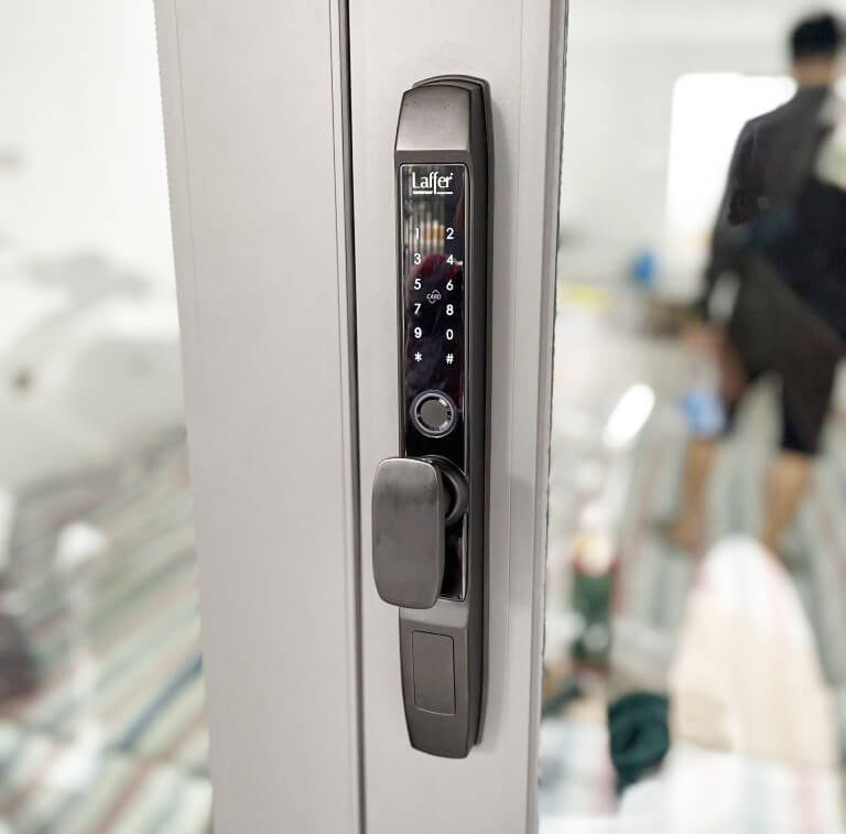 2-Khóa vân tay cửa lùa, cửa trượt quay Laffer R1 Khóa vân tay cửa lùa, cửa trượt quay Laffer R1