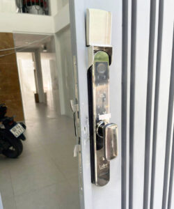 Khóa vân tay cửa lùa, cửa trượt quay Laffer XF19 Khóa vân tay cửa lùa, cửa trượt quay Laffer XF19