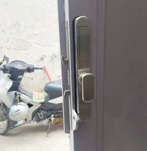 Khóa vân tay cửa lùa, cửa trượt quay Laffer XF19 Khóa vân tay cửa lùa, cửa trượt quay Laffer XF19