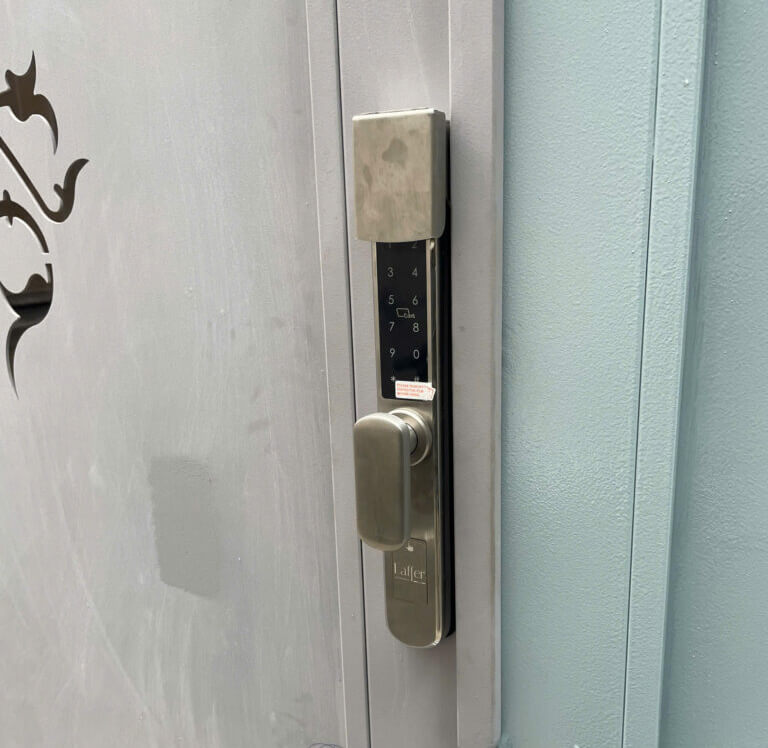 4-Khóa vân tay cửa lùa, cửa trượt quay Laffer XF19 Khóa vân tay cửa lùa, cửa trượt quay Laffer XF19