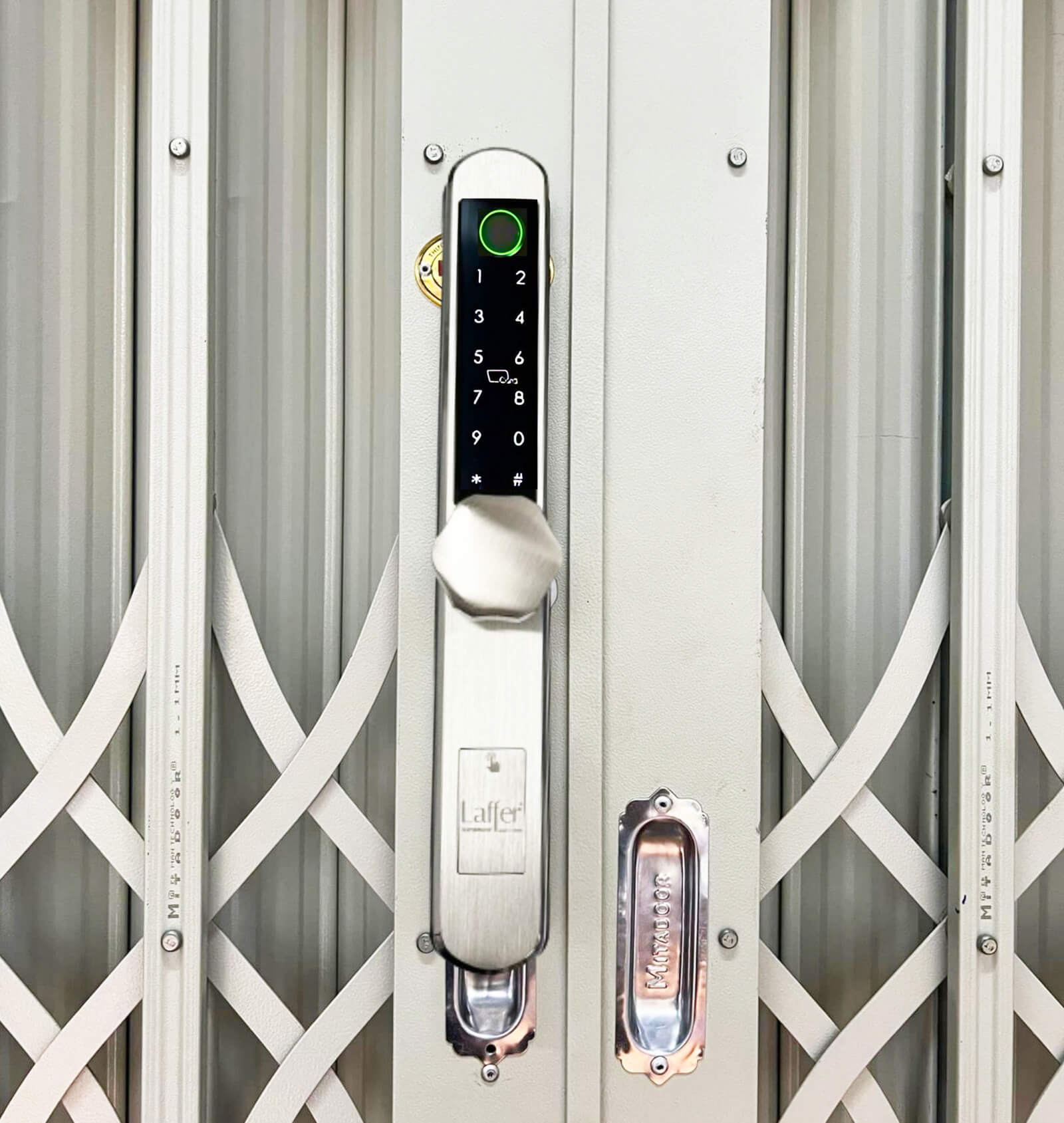 5-Khóa vân tay cửa lùa, cửa trượt quay Laffer XF19 Khóa vân tay cửa lùa, cửa trượt quay Laffer XF19