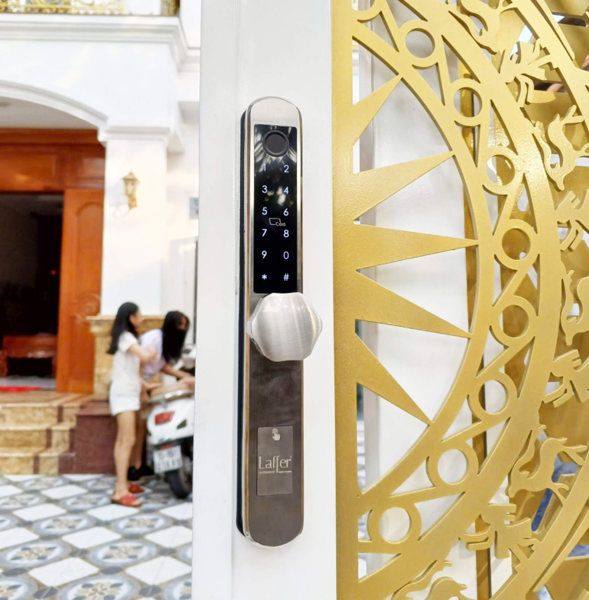 8-Khóa vân tay cửa lùa, cửa trượt quay Laffer XF19 Khóa vân tay cửa lùa, cửa trượt quay Laffer XF19