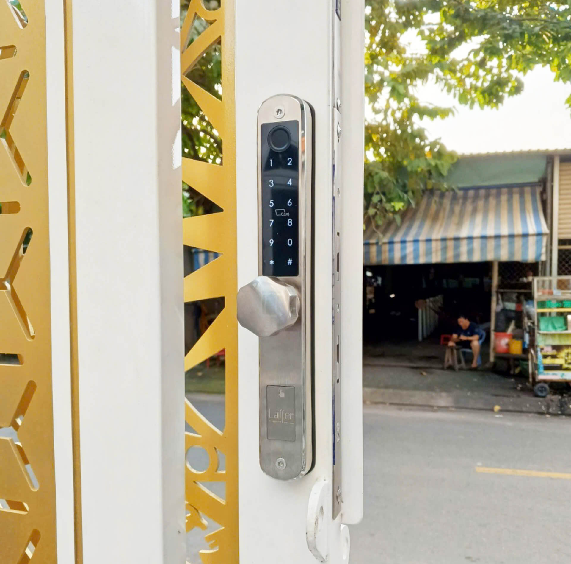 9-Khóa vân tay cửa lùa, cửa trượt quay Laffer XF19 Khóa vân tay cửa lùa, cửa trượt quay Laffer XF19