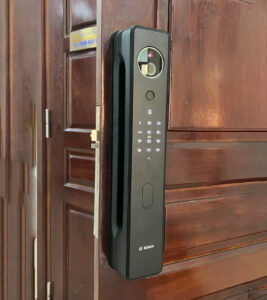 Đại lý khóa cửa vân tay điện tử gần đây nhất, Lắp đặt 0đ Dịch vụ lắp Bosch FU5 PLUS toàn quốc