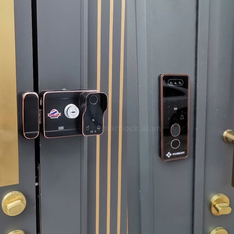 Khóa cổng Rim Lock ngoài trời inox chống nước cho cửa cổng Khóa vân tay 2 mặt cửa cổng Hubert CCI5F TITAN