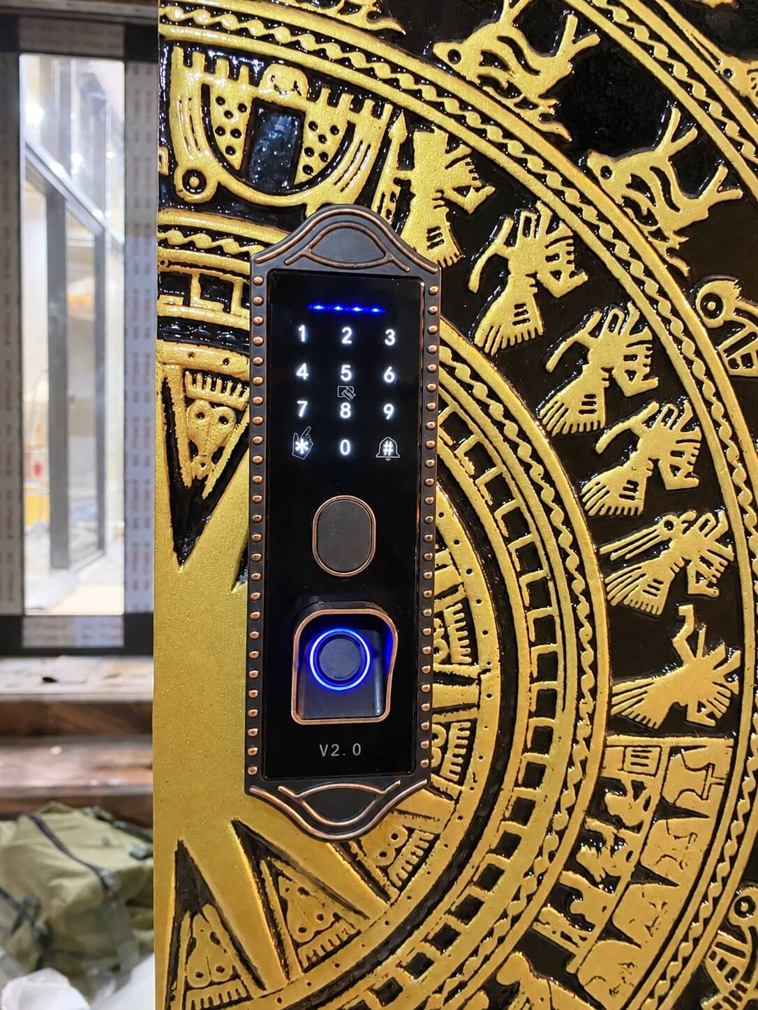 Các mẫu khóa cửa cổng biệt thự đẹp, lắp đặt tận nơi | Smart Lock Khóa vân tay Hubert CCI3 lắp cho biệt thự