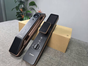 So sánh tính an toàn của khóa cửa điện tử và khóa truyền thống Khóa cửa vân tay Bosch FU6 PLUS