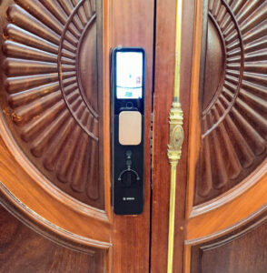 Lắp đặt Khóa cửa vân tay Bosch FU8