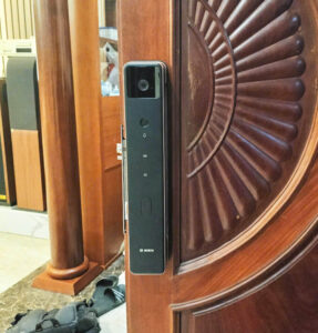 Thi công lắp khóa điện tử Bosch FU8 PLUS